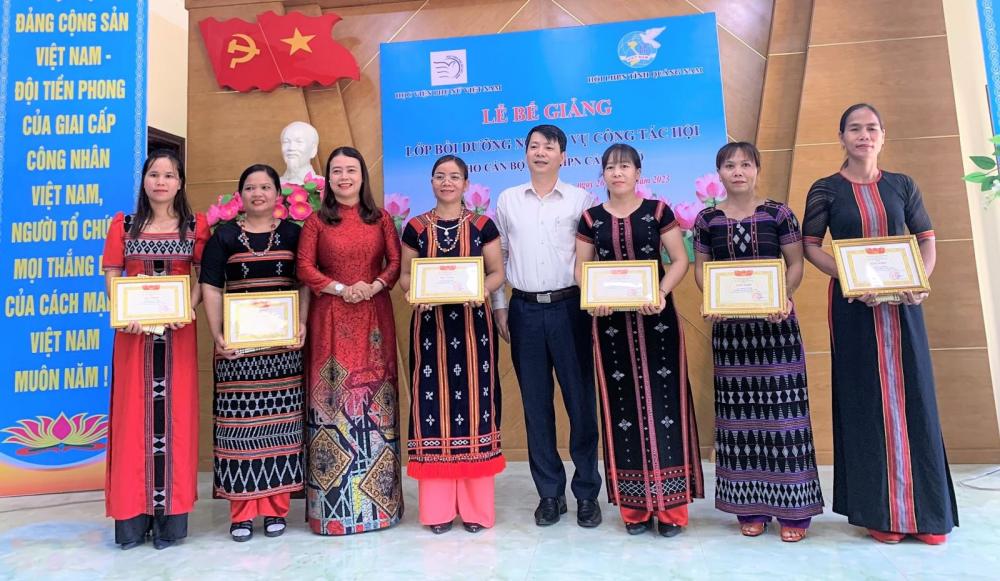 Bế giảng lớp Bồi dưỡng “Nghiệp vụ công tác Hội” cấp cơ sở cụm các huyện tại tỉnh Quảng Nam