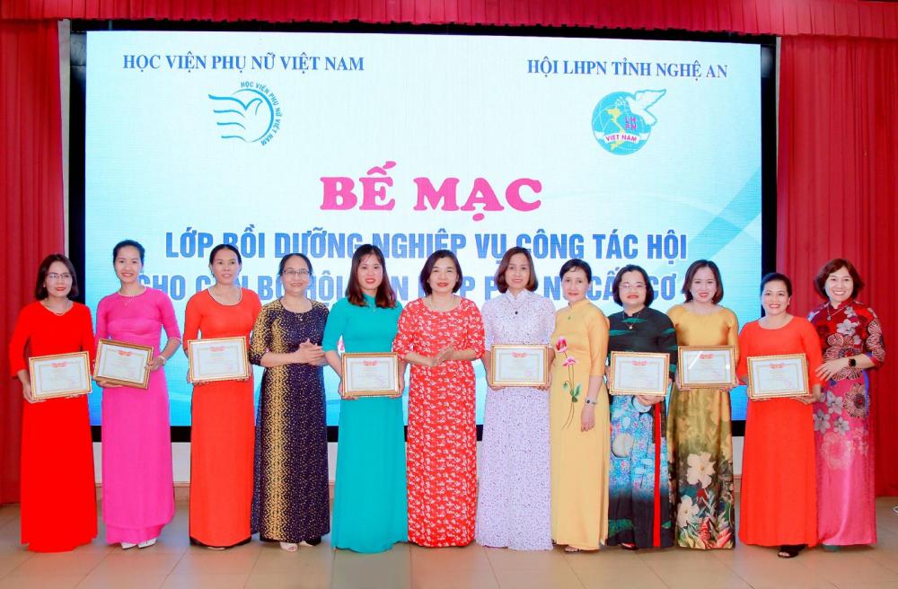 Công tác bồi dưỡng cán bộ, công chức Hội LHPN Việt Nam